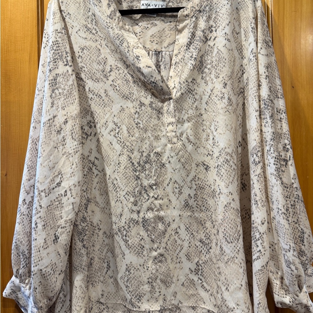 Ava & Viv Women's Snake Print Blouse - Cream and Gray